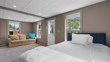 4 bedrooms, WiFi, bed sheets