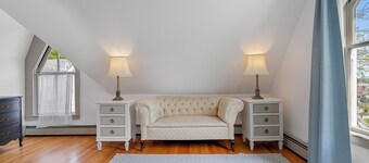Charming Mystic Cottage- Downtown Location!