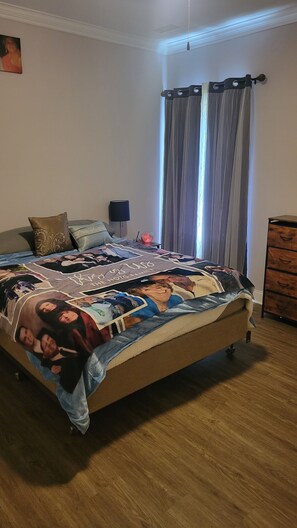 4 bedrooms, WiFi, bed sheets