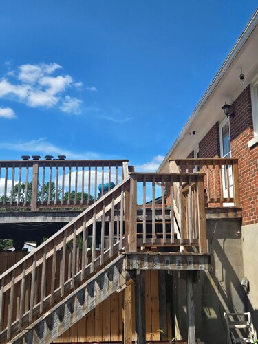  A 2-bedroom house  in Georgetown, close to downtown, fully fenced back yard. 