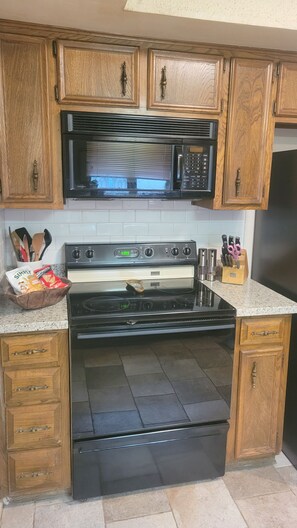 Microwave, oven, stovetop, dishwasher