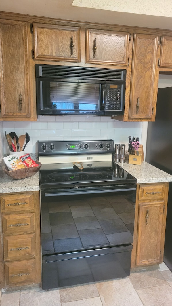 Micro-ondas, fogão, cooktop, lava-louças
