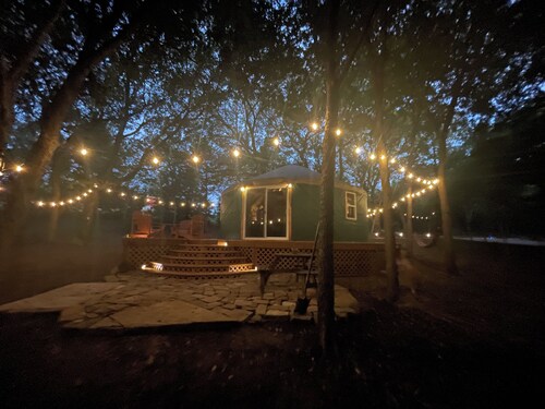 Glamping in Waxahachie, Come stay in our luxury Yurt in the Woods with a Hot Tub