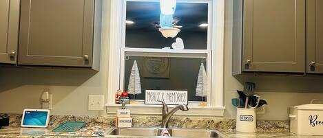 Micro-ondes, four, plaque de cuisson, lave-vaisselle