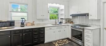 3-bedroom house downtown Travelers Rest short walk to dining, swamp rabbit trail