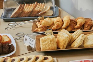 Free daily cooked-to-order breakfast