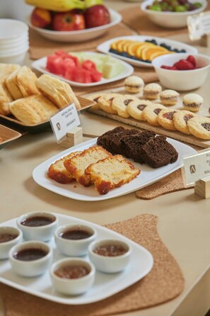 Free daily cooked-to-order breakfast - Alcantara Hotel Chacras de Coria (Chacras de Coria)