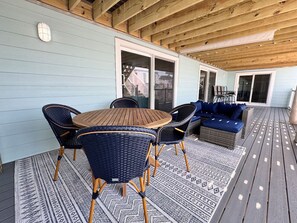 Unclassified image, 3 of 23, button