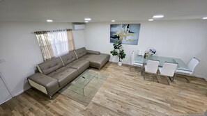 Living area - Welcome to The Brownstone! Newly renovated 3 bed home in the heart of Brooklyn! (Brooklyn)