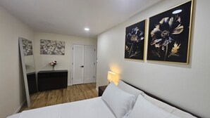 3 bedrooms, iron/ironing board, WiFi, bed sheets