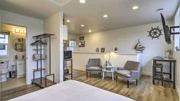 1 bedroom, desk, iron/ironing board, free WiFi