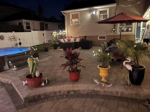 Stay Close to Ryder Cup: Cozy 3BR Home w/ Backyard – 2 Miles to Bethpage