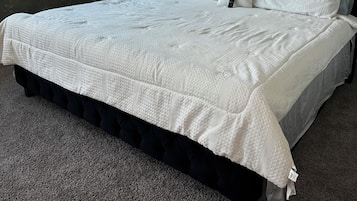 2 bedrooms, internet, bed sheets