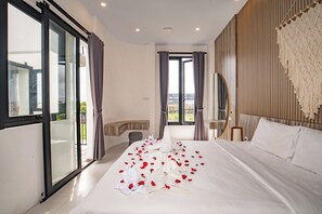 Deluxe Villa, Balcony, Pool View