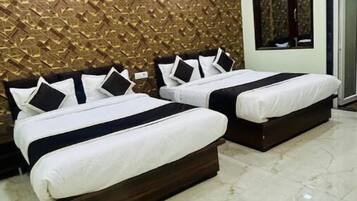 12 bedrooms, WiFi, bed sheets