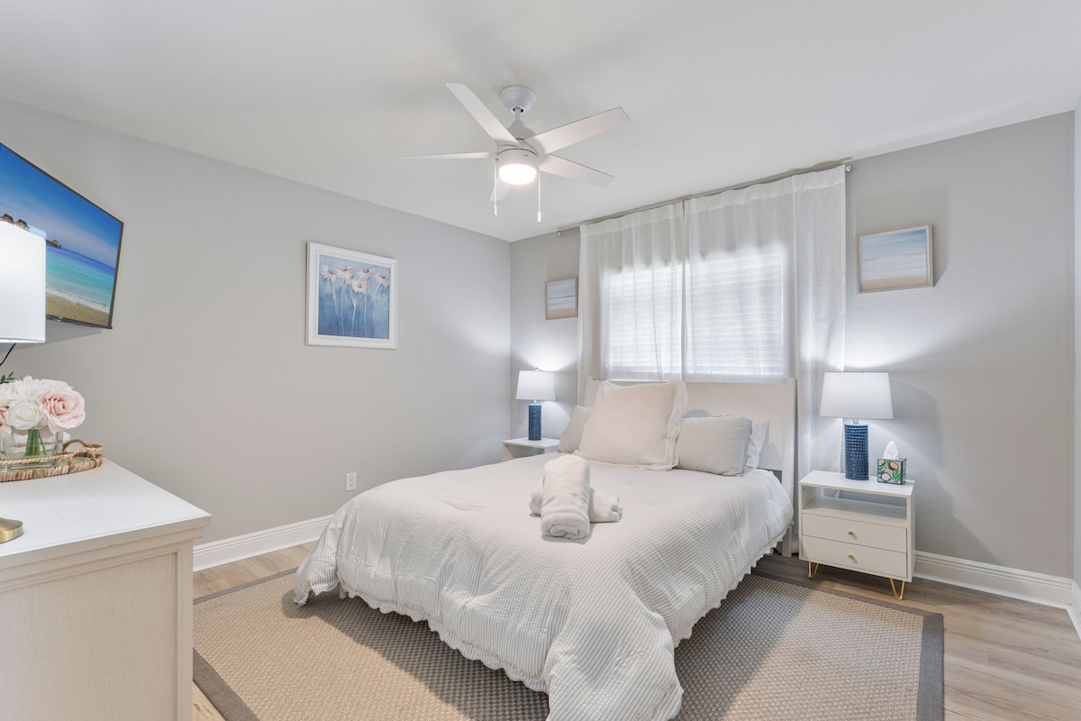 Photo 16 of Beach Hideaway/Heated Salt pool /2Bikes/3 Bd 2 Bath/BBQ
