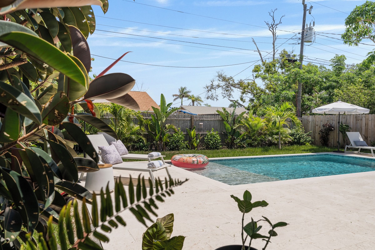 Photo 3 of Beach Hideaway/Heated Salt pool /2Bikes/3 Bd 2 Bath/BBQ