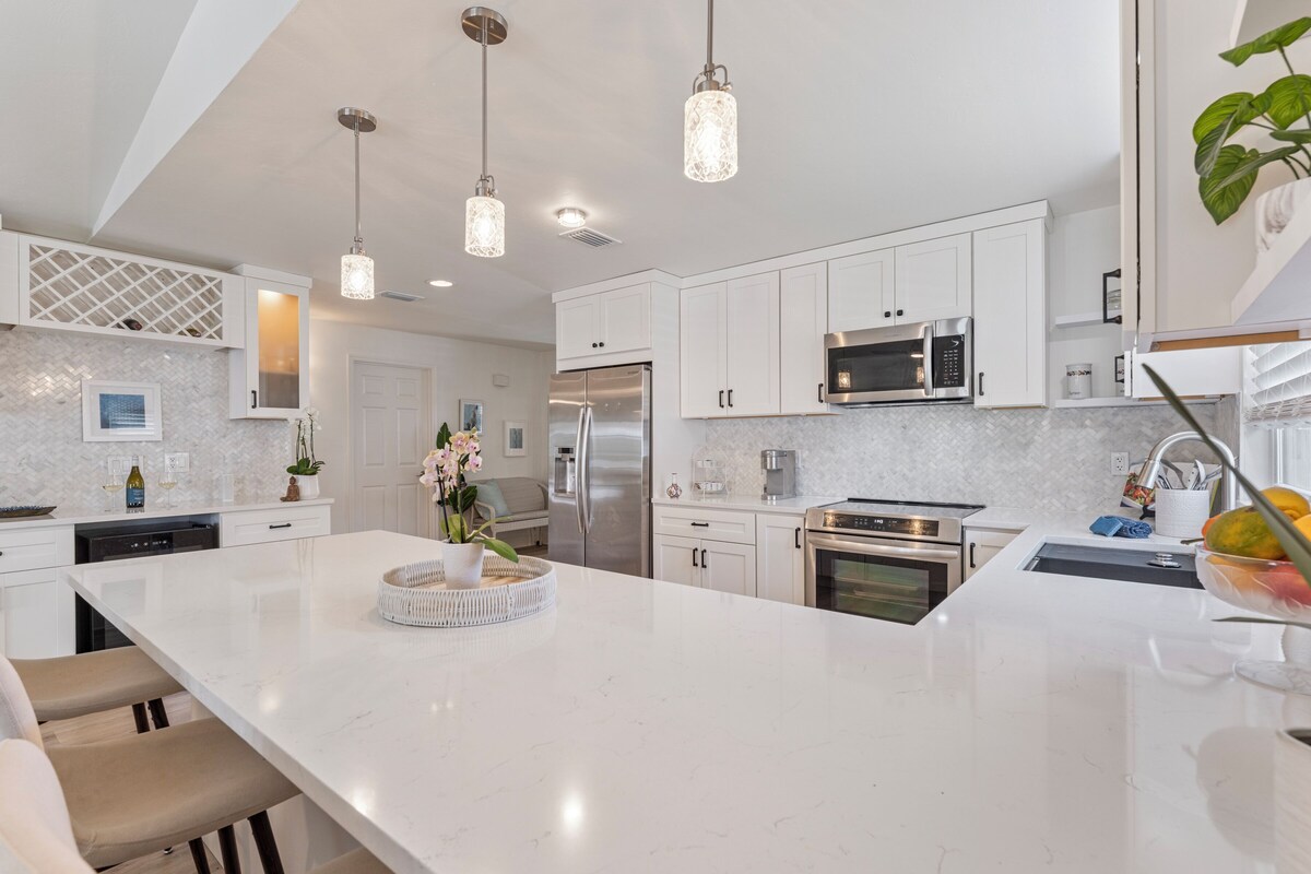 Photo 13 of Beach Hideaway/Heated Salt pool /2Bikes/3 Bd 2 Bath/BBQ