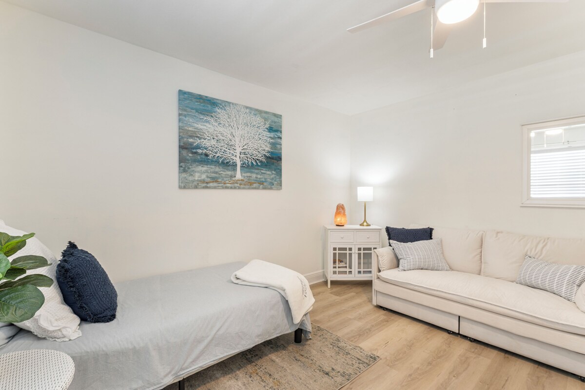 Photo 18 of Beach Hideaway/Heated Salt pool /2Bikes/3 Bd 2 Bath/BBQ
