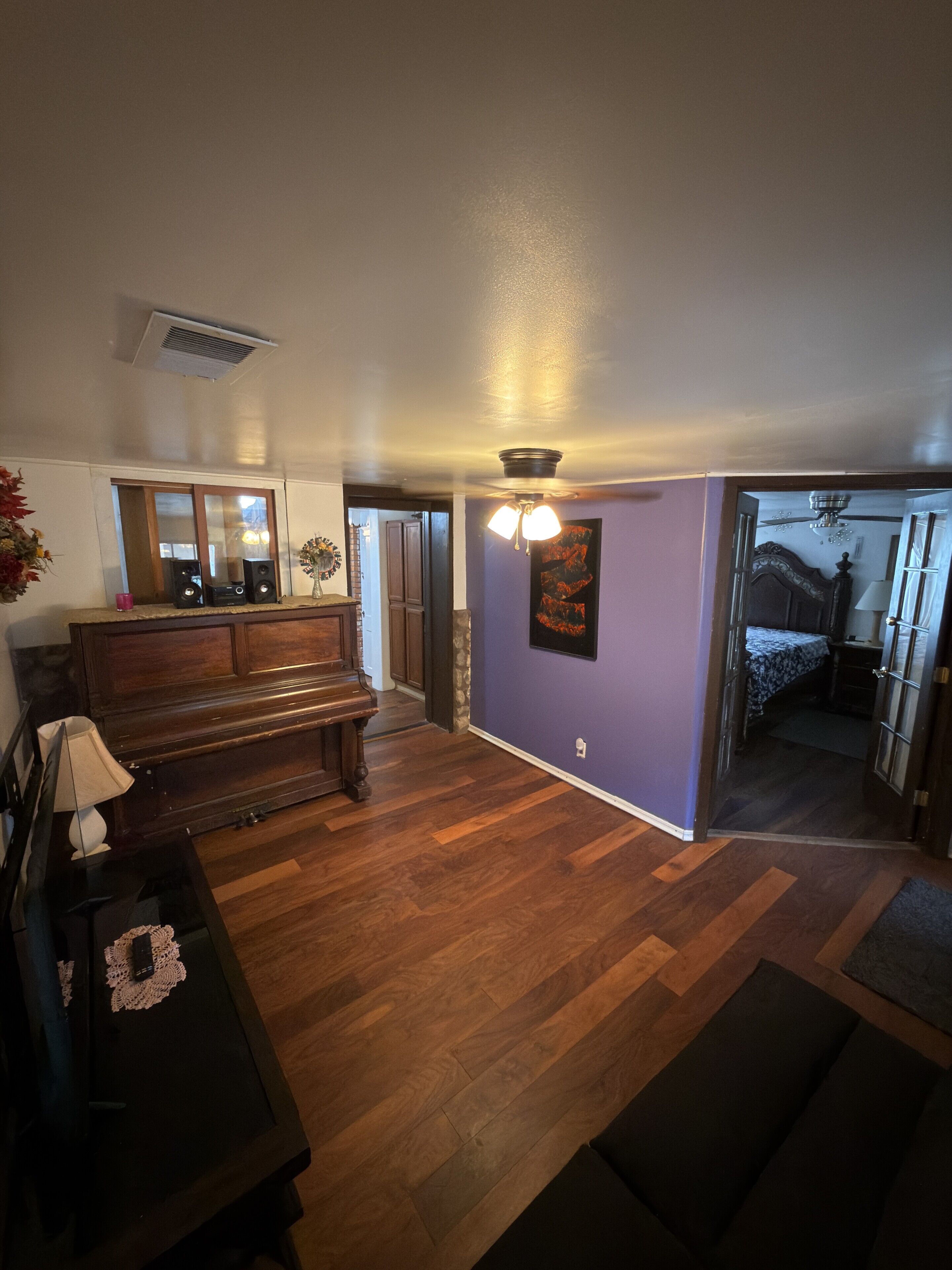 2 habitaciones, tabla de planchar con plancha, wifi y ropa de cama 