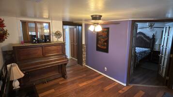 2 dormitorios, tabla de planchar con plancha, wifi y ropa de cama