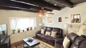 Living area - Downtown, Old Town, Sawmill, 2-bedroom home in ABQ, additional parking available (Albuquerque)