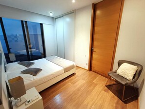 2 chambres, fer et planche à repasser, accès Internet, draps fournis