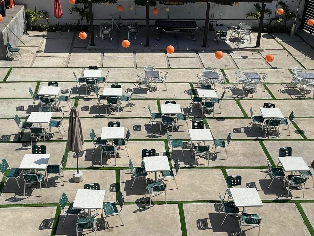 تناول الطعام بالخارج