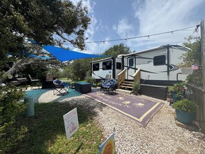 Exterior - Charming RV with 2-AC units in Rockport - Perfect for a little Rockport getaway (Rockport)