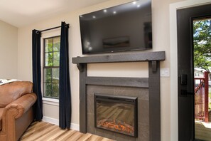 Smart TV, fireplace