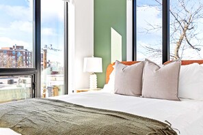 1 dormitori, planxa i posts de planxar, Internet i roba de llit 