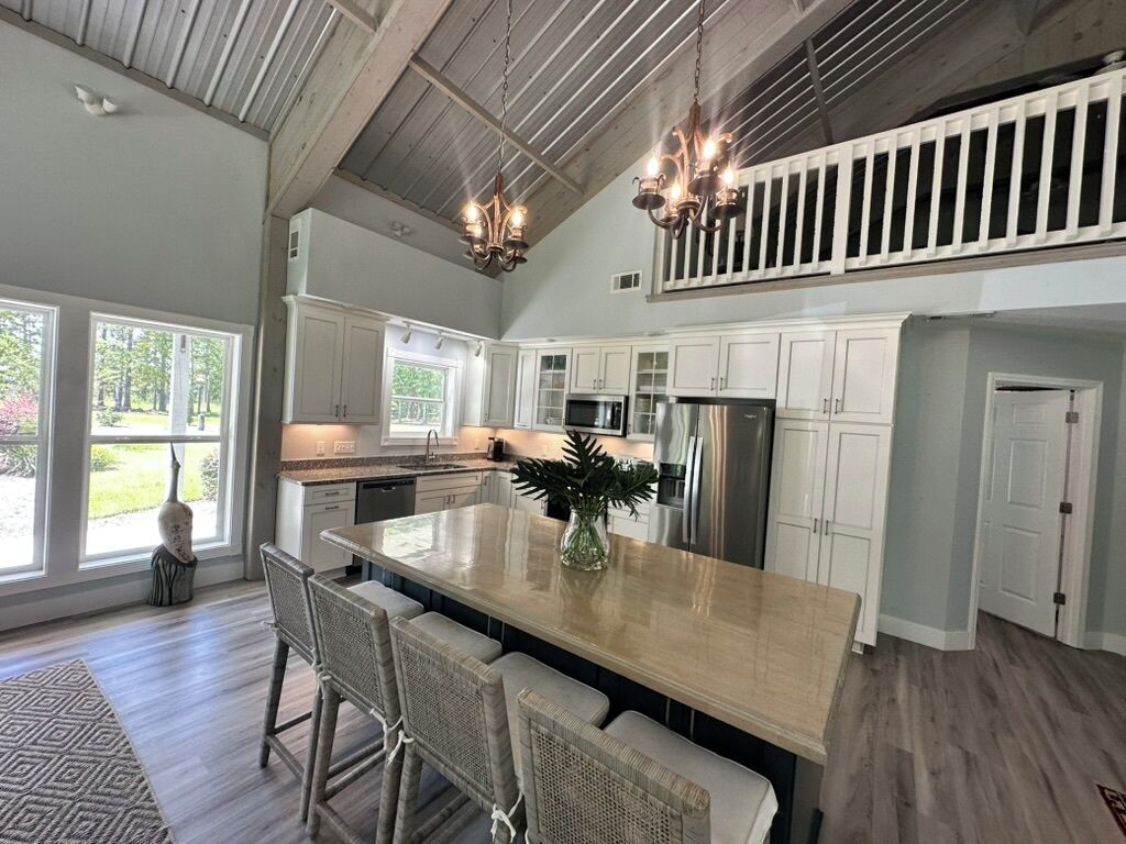 Microondas, horno, parrilla de estufa y lavavajillas 