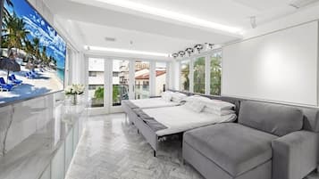 3 bedrooms, in-room safe, iron/ironing board, free WiFi