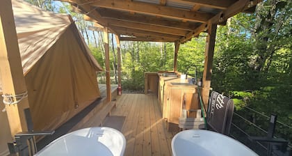 NEW! Site 3 at Coyote Hollow Park with private soaking tubs