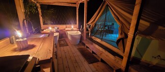 NEW! Site 3 at Coyote Hollow Park with private soaking tubs