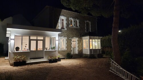 Beautiful 250 m2 villa with character near the beach.