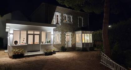 Beautiful 250 m2 villa with character near the beach.