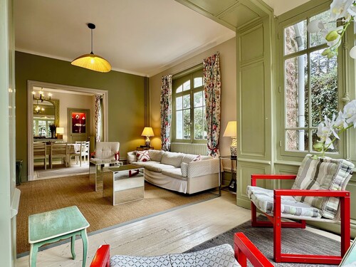 Beautiful 250 m2 villa with character near the beach.