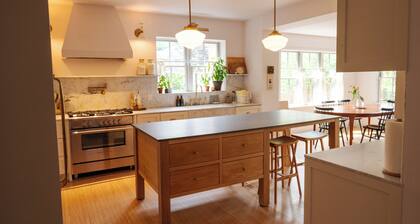 Spacious 3BR Century Home by Gage Park
