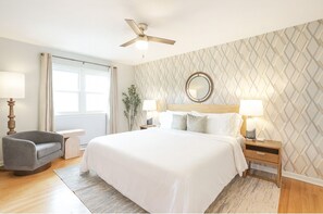 6 bedrooms, iron/ironing board, WiFi, bed sheets