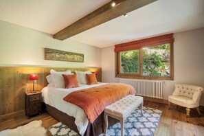 Royal Chalet, Garden View