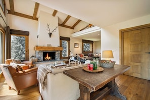 Royal Chalet, Garden View | Fireplace - Chalet Blaye (Megève)