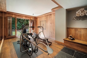 Royal Chalet, Garden View | In-room fitness