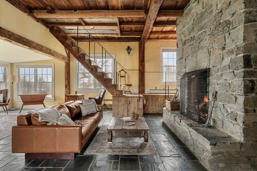 Whitford House Historic Retreat, sweeping views