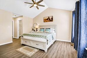 4 quartos, ferros/tábuas de passar roupa, Wi-Fi, roupa de cama