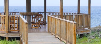 Private Oasis - Portland’s Coastal Gated Hideaway