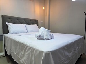 1 bedroom, desk, free WiFi, bed sheets