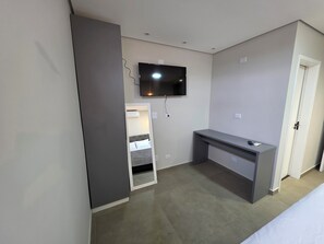 1 bedroom, desk, free WiFi, bed sheets
