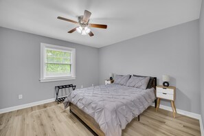 2 bedrooms, iron/ironing board, WiFi, bed sheets