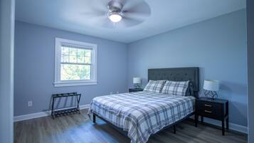 2 bedrooms, iron/ironing board, WiFi, bed sheets
